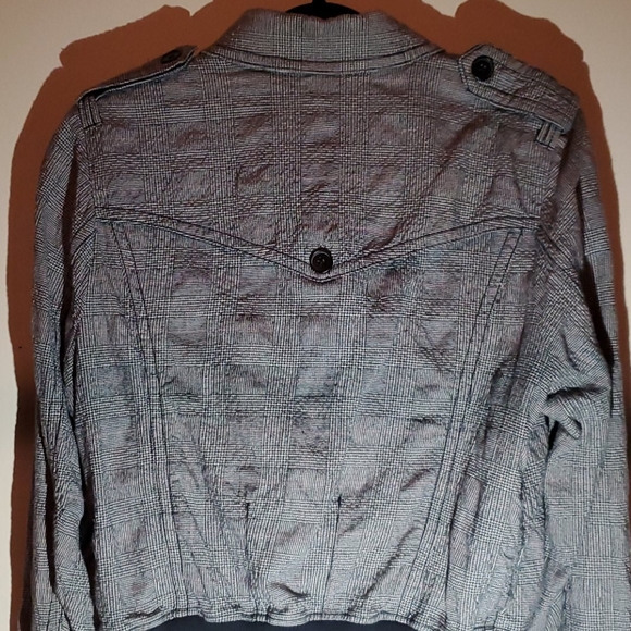 Jacket - Picture 3 of 4